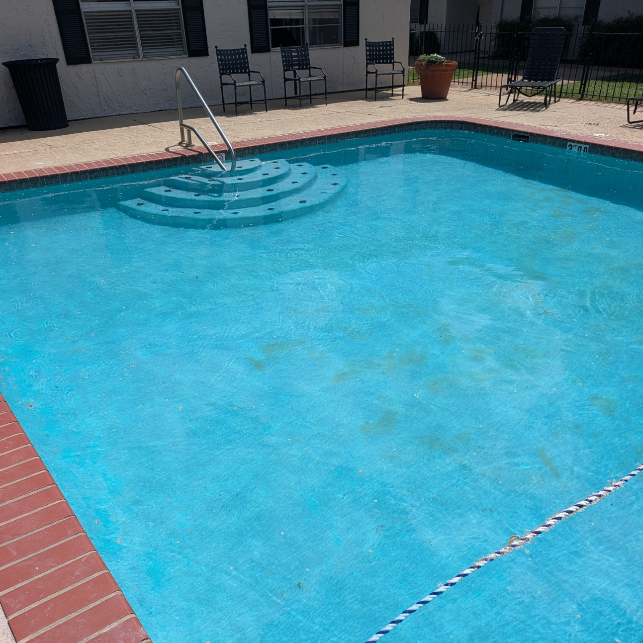 Weekly pool maintenance in Bossier City & Shreveport area